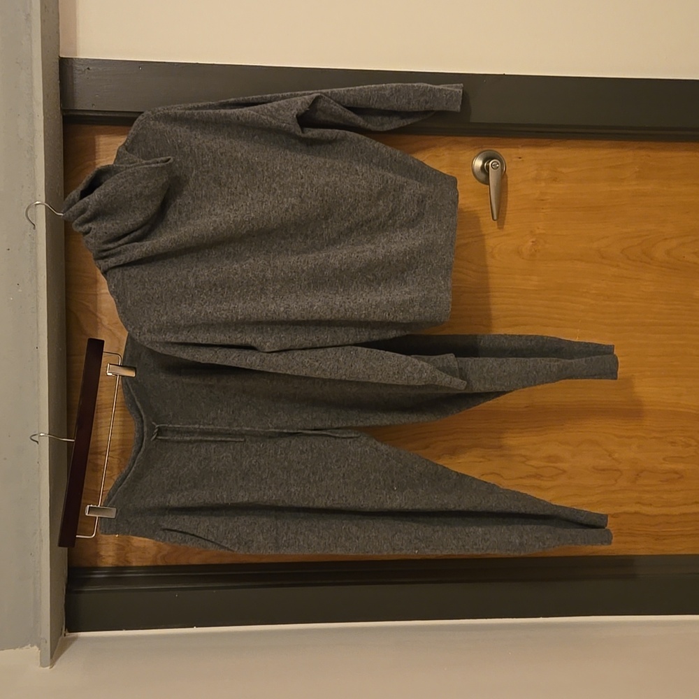 Cuyana Grey cashmere set